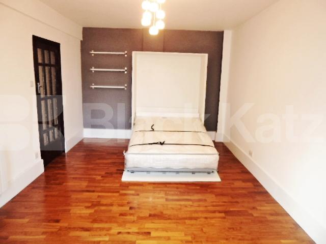 			NEW INSTRUCTION!, Studio Apartment, 1 bath, 1 reception Studio			 Grays Inn Road, RUSSELL SQUARE / KINGS CROSS